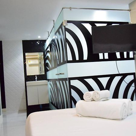 Double Five Hostel Банкок Екстериор снимка