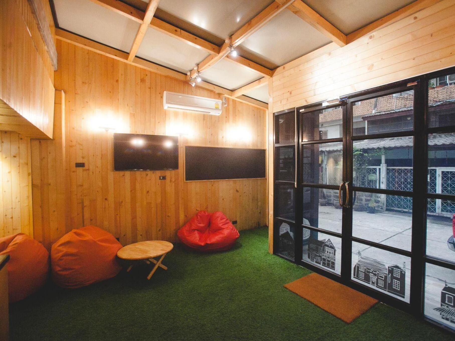 Double Five Hostel Банкок Екстериор снимка