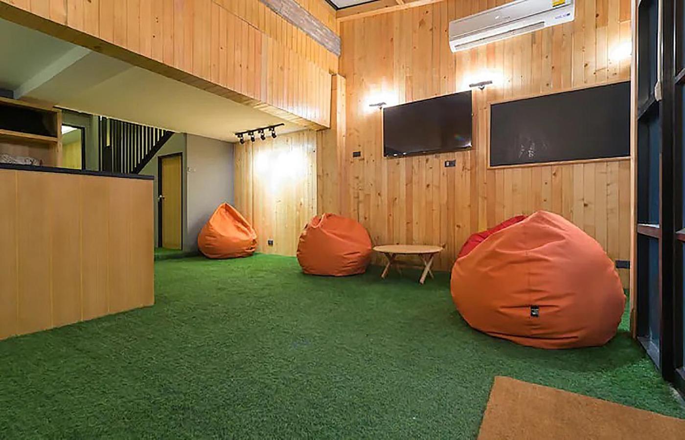 Double Five Hostel Банкок Екстериор снимка