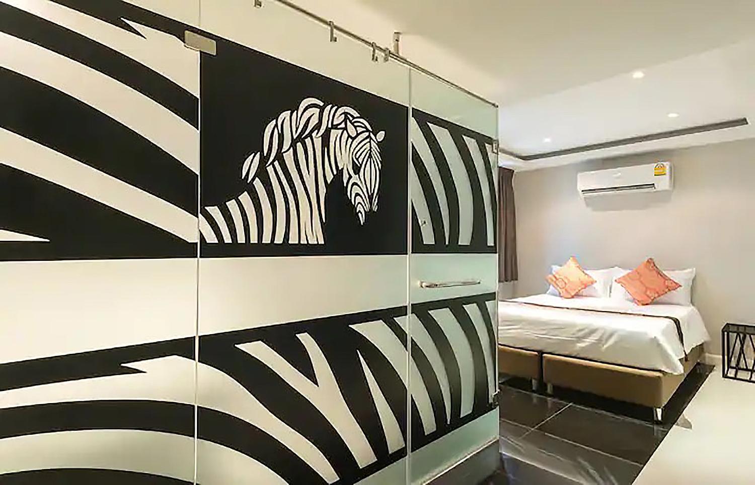Double Five Hostel Банкок Екстериор снимка