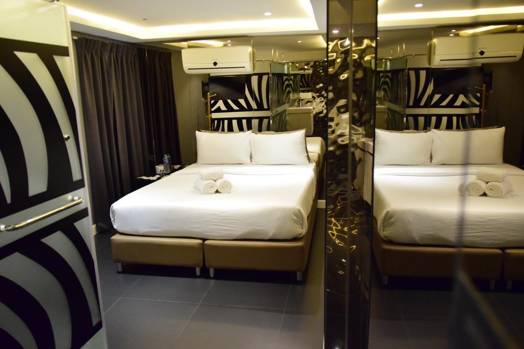Double Five Hostel Банкок Екстериор снимка