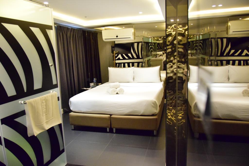 Double Five Hostel Банкок Екстериор снимка
