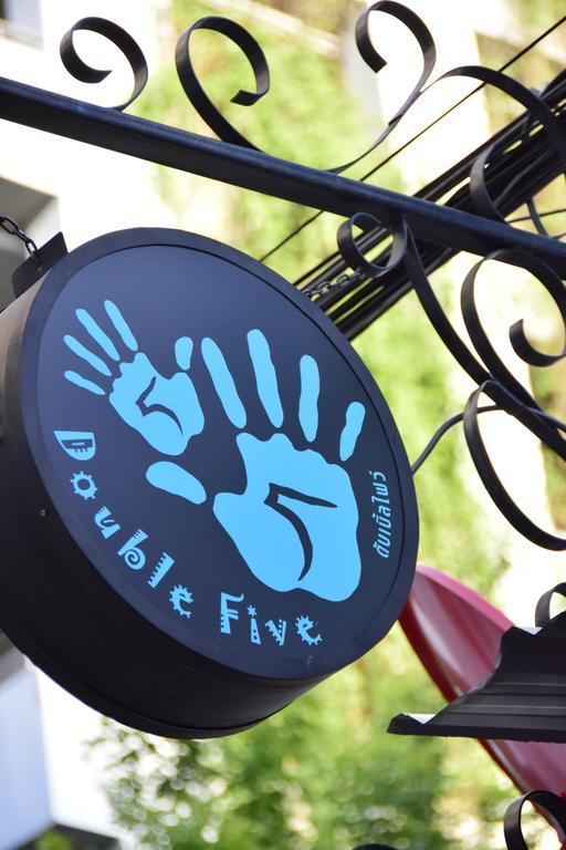 Double Five Hostel Банкок Екстериор снимка