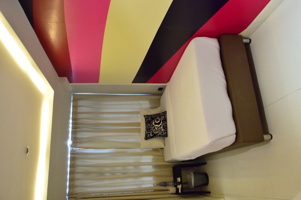 Double Five Hostel Банкок Екстериор снимка
