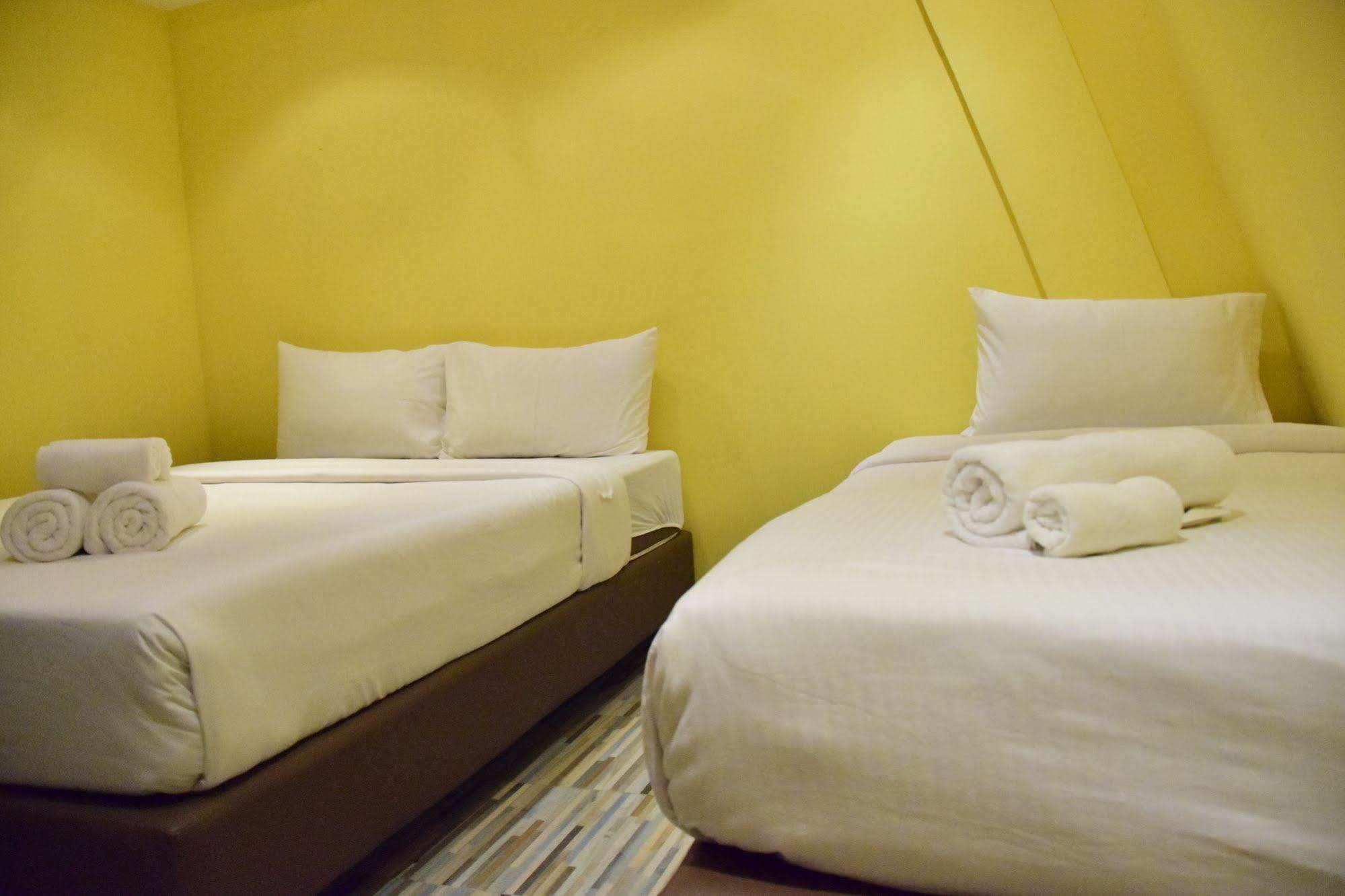 Double Five Hostel Банкок Екстериор снимка