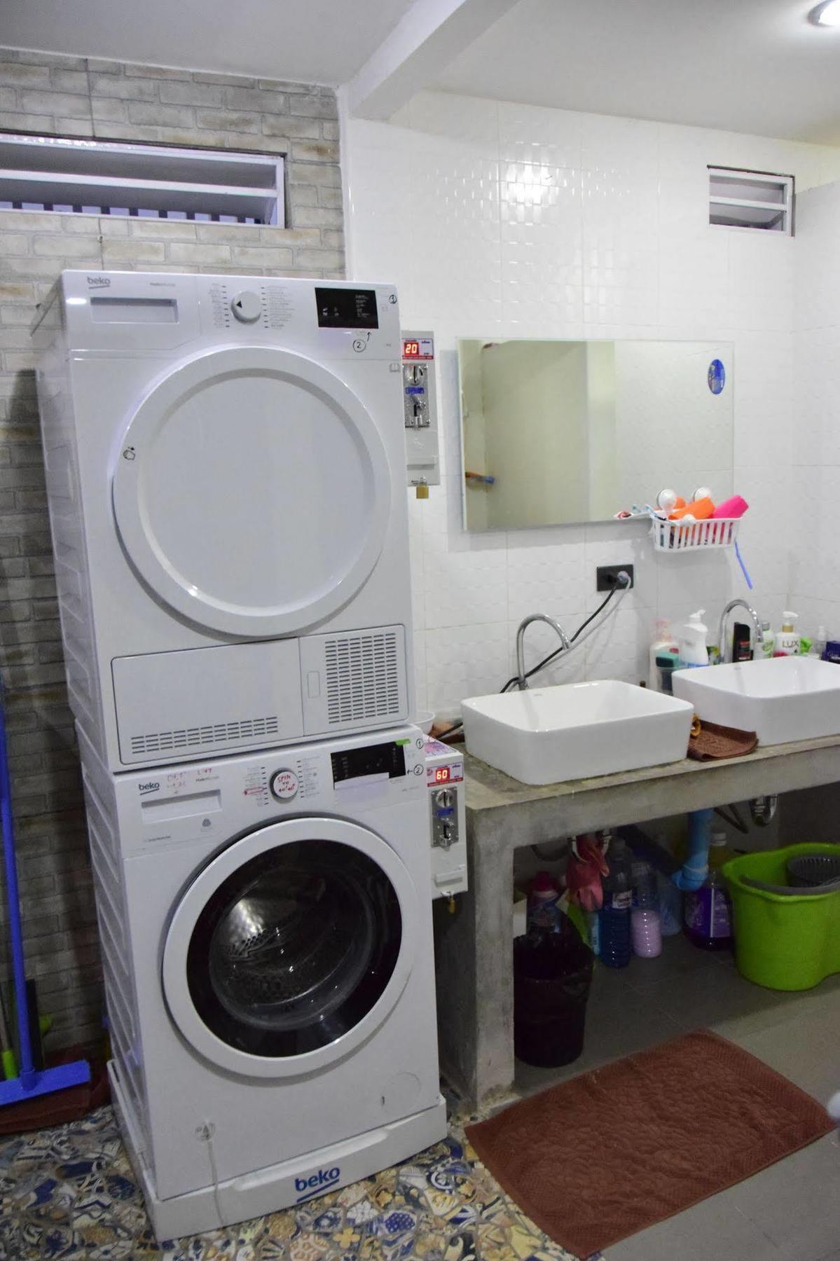 Double Five Hostel Банкок Екстериор снимка