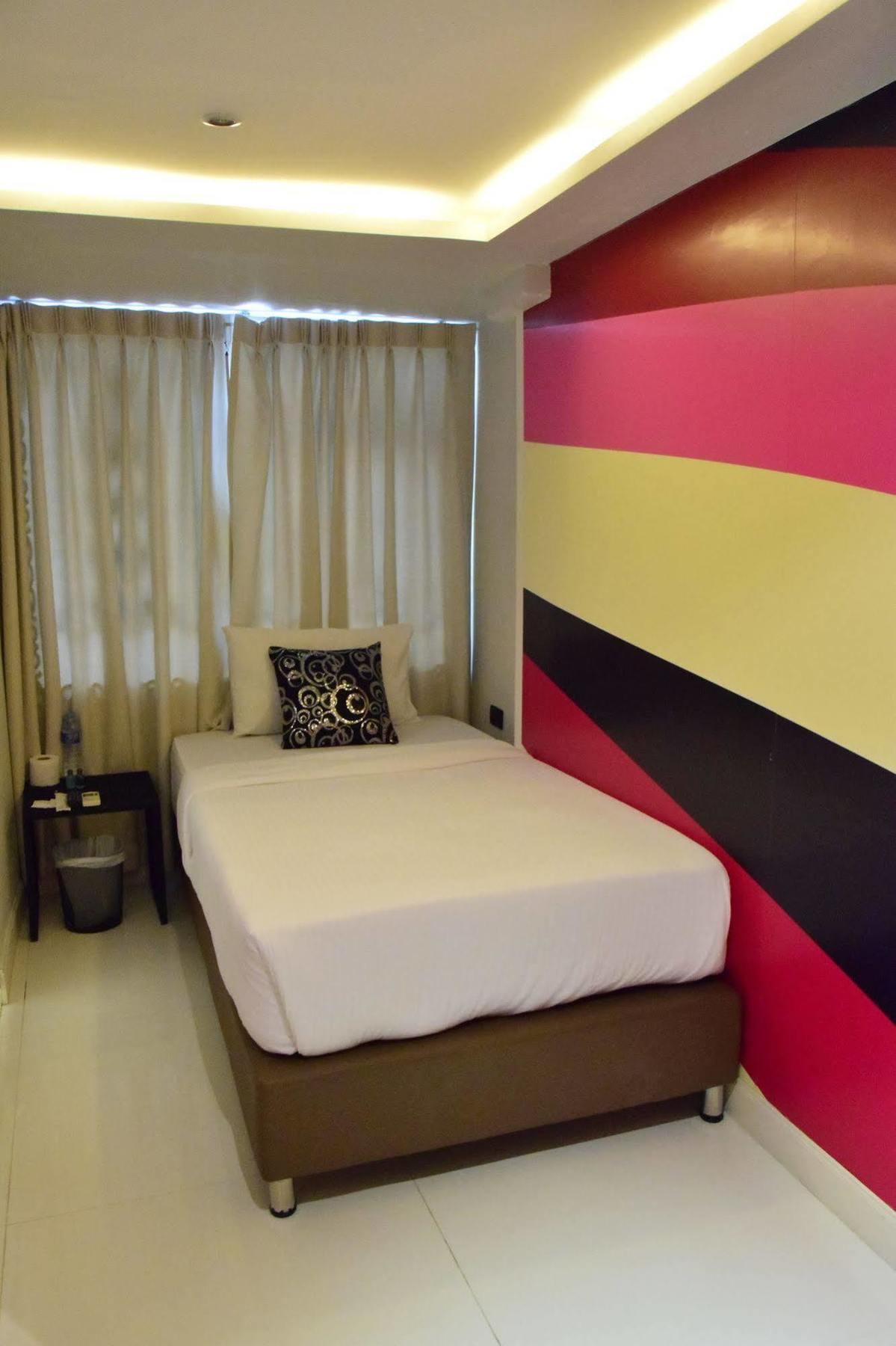 Double Five Hostel Банкок Екстериор снимка