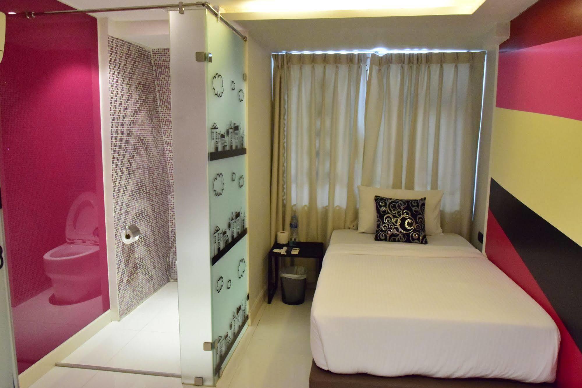 Double Five Hostel Банкок Екстериор снимка