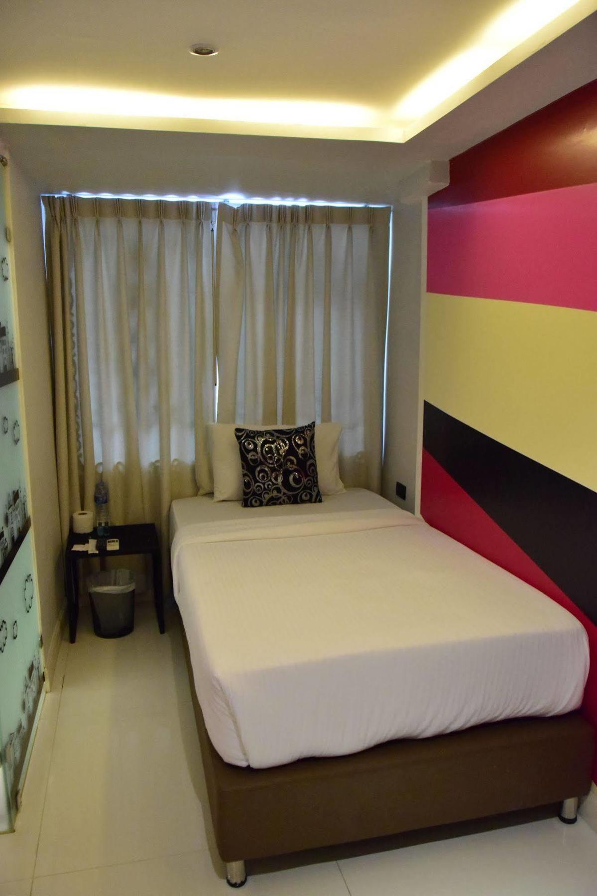 Double Five Hostel Банкок Екстериор снимка