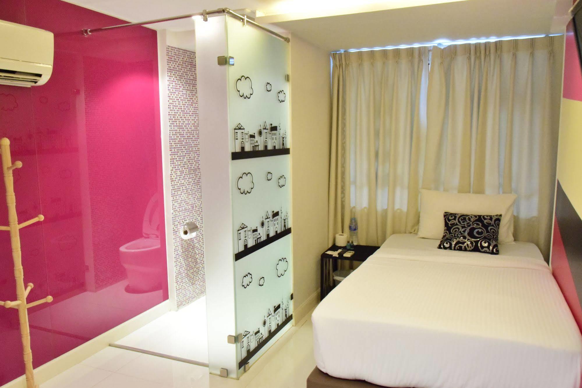Double Five Hostel Банкок Екстериор снимка