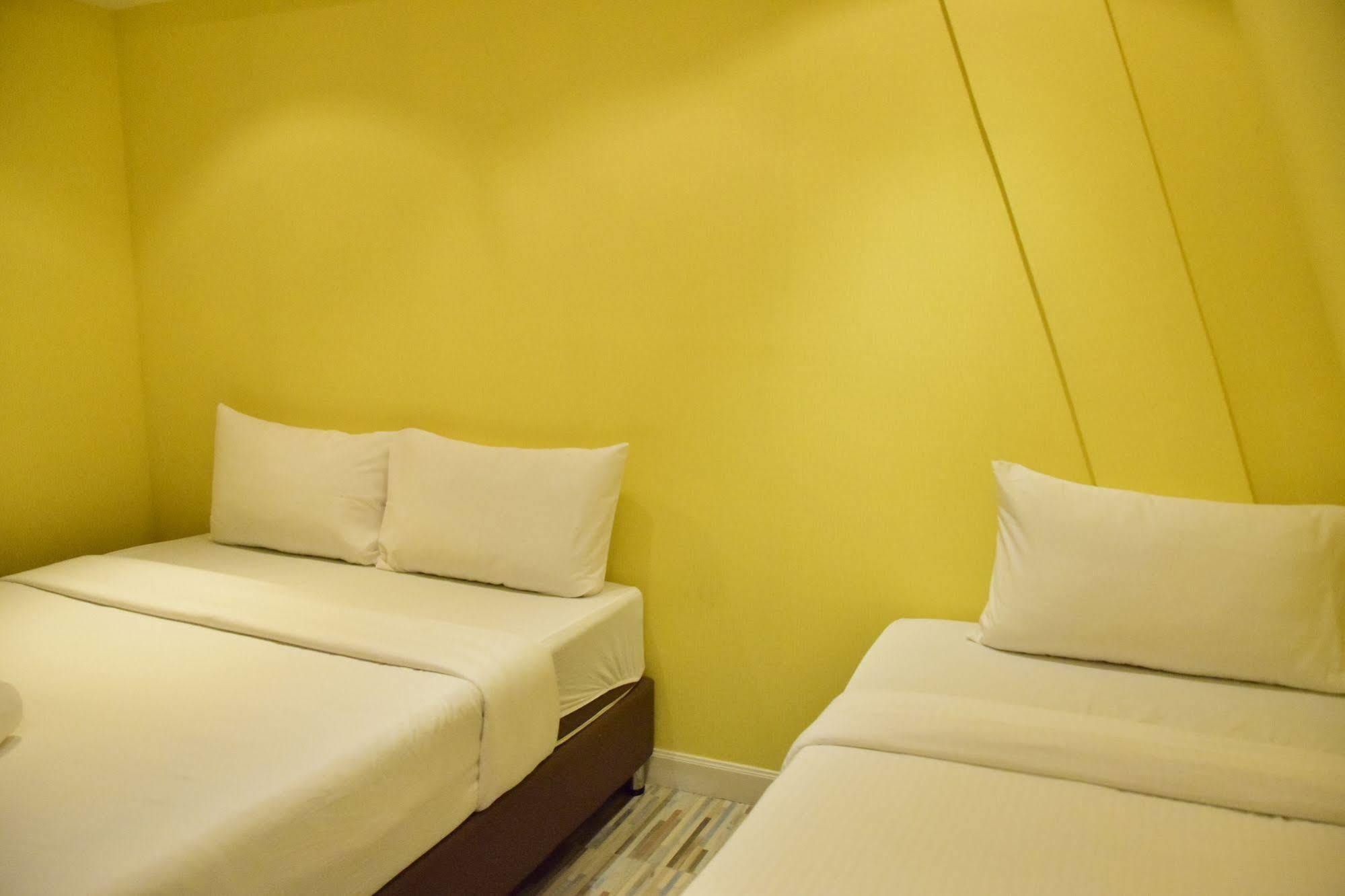 Double Five Hostel Банкок Екстериор снимка