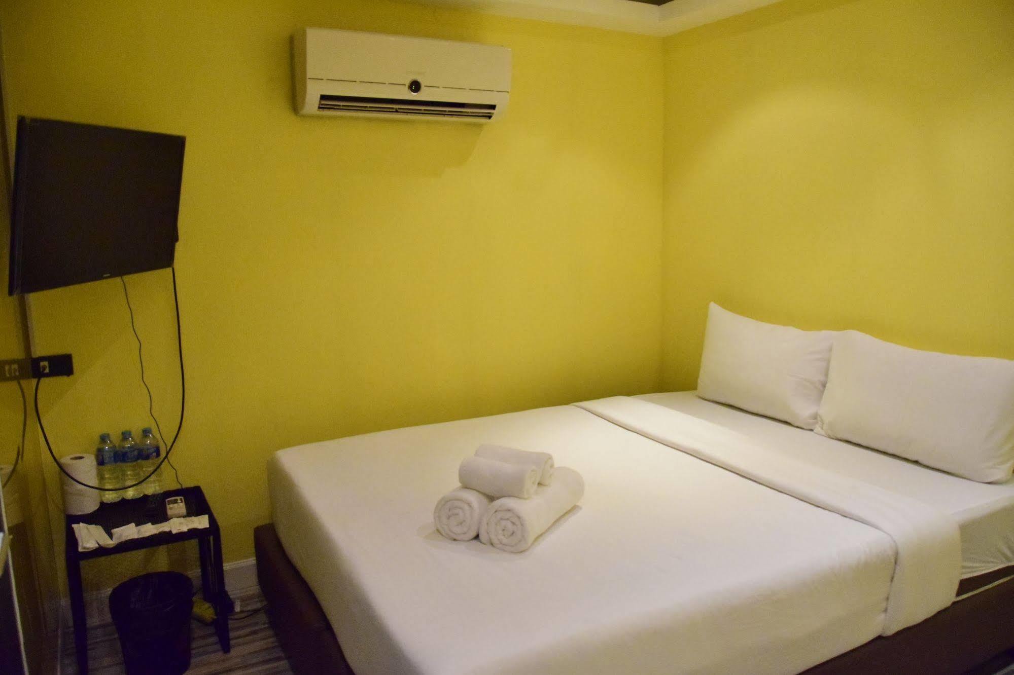 Double Five Hostel Банкок Екстериор снимка